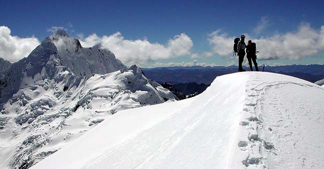 Chopiraju Oeste summit