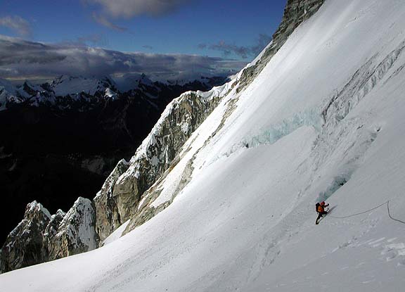 Climbing on Ranrapalca